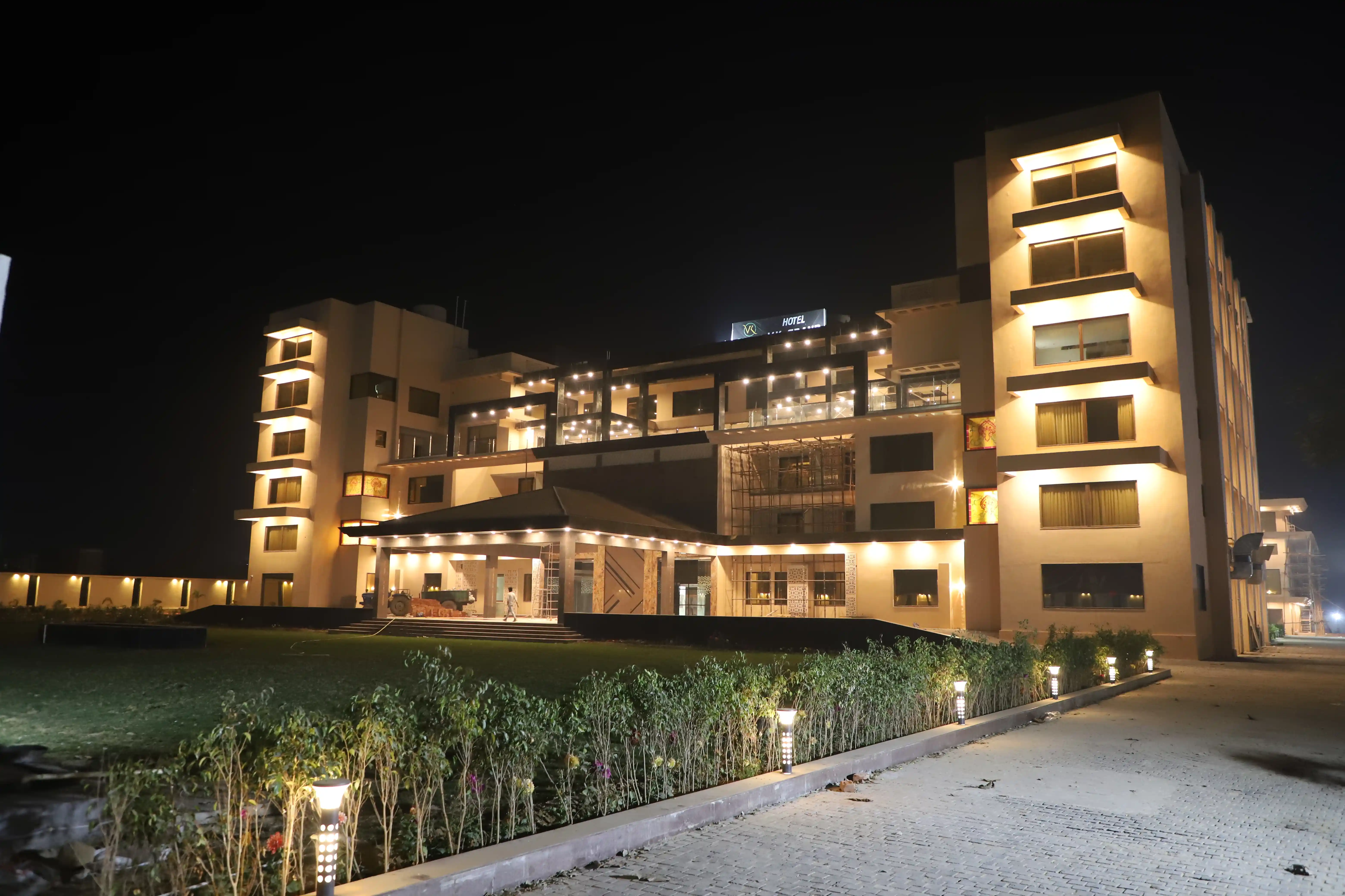 VK Grand Hotel
