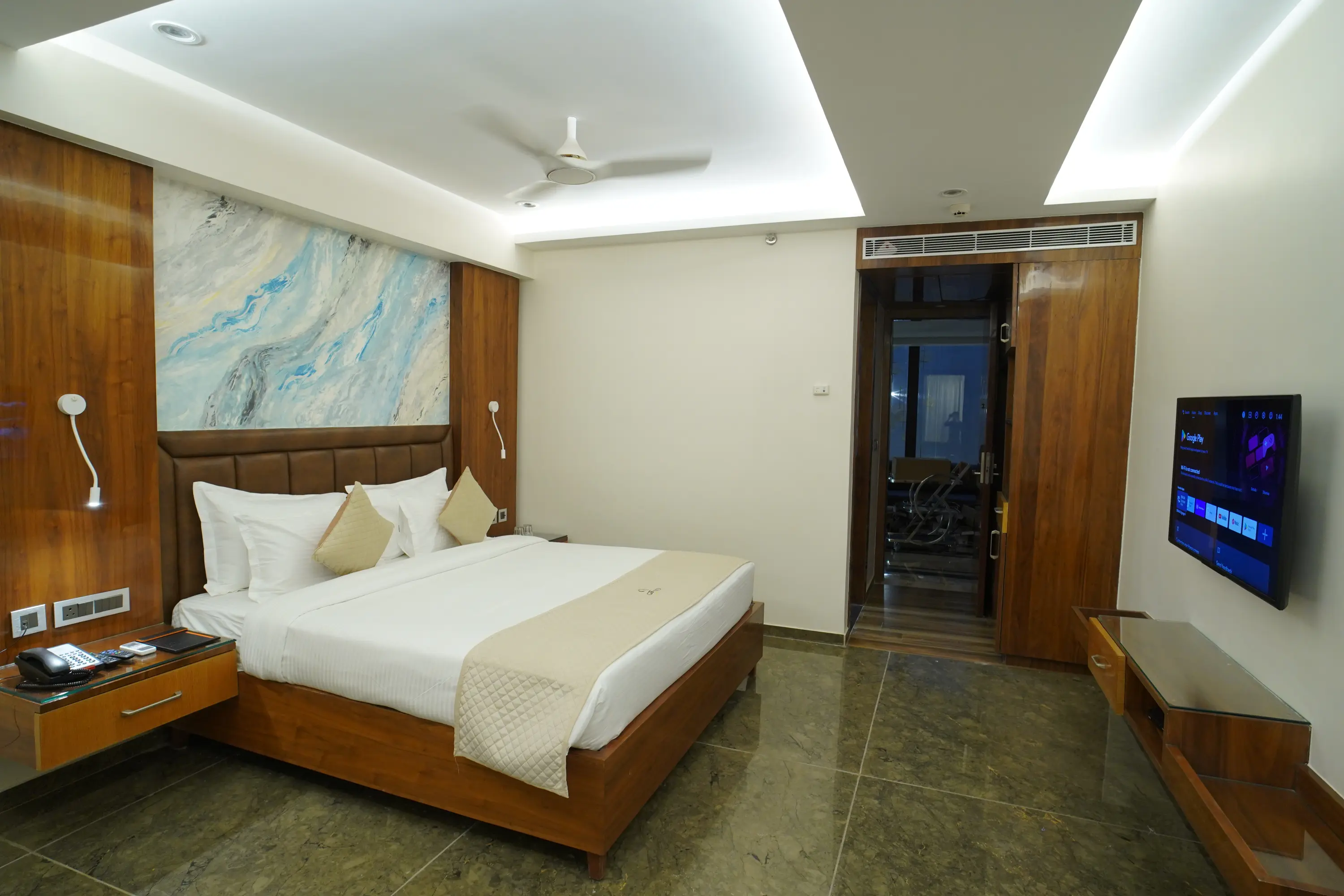 Jr. Suite (Balcony)