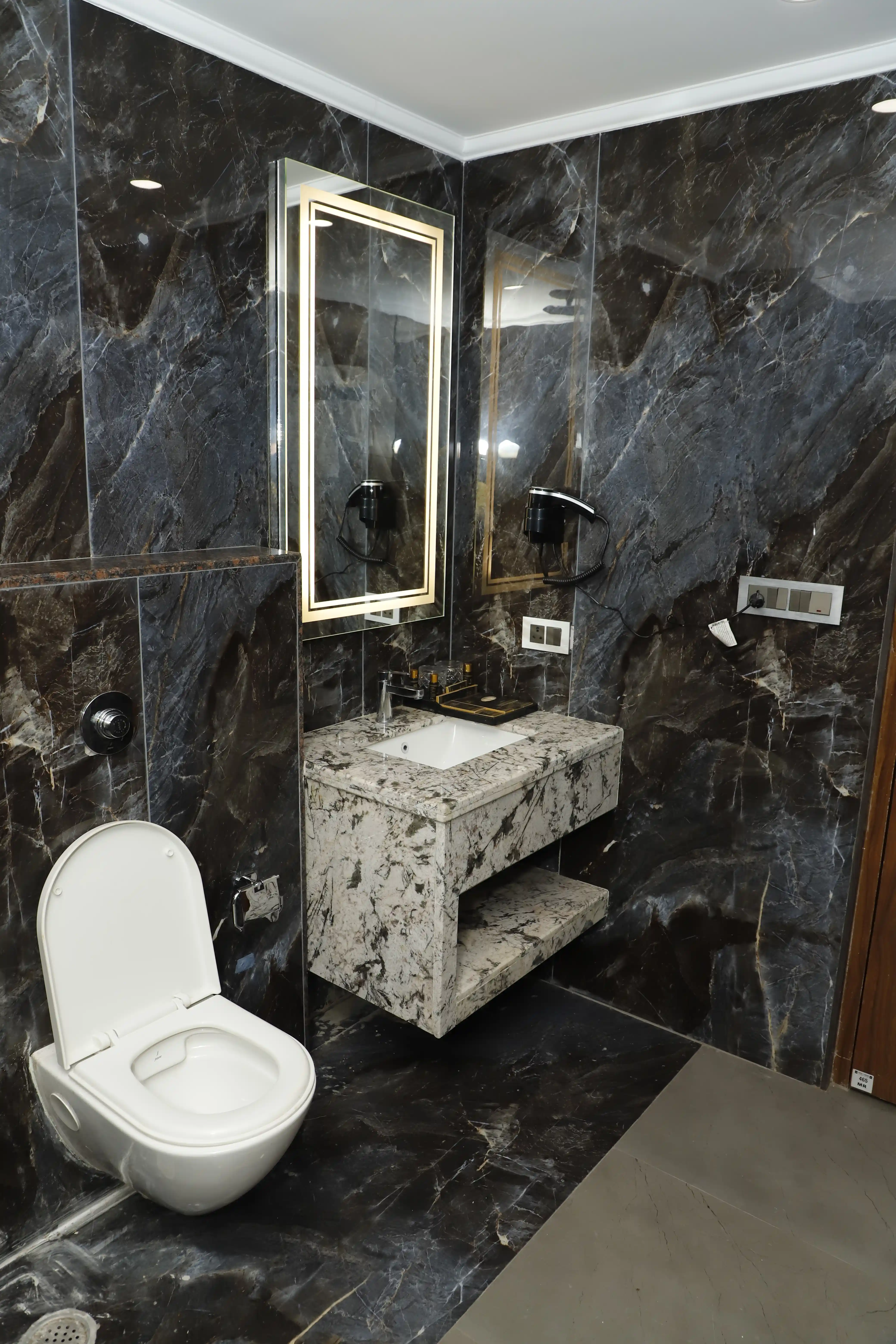 public/images/gallery/show-case-43